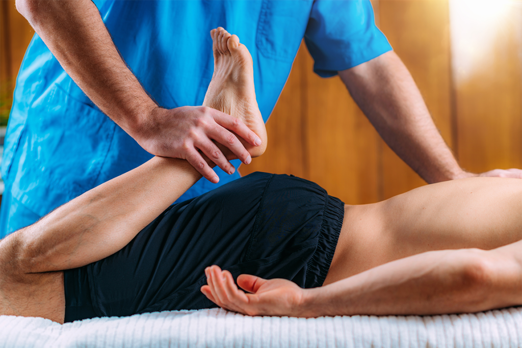 Chiropractor Massage Therapy Muscle Injuries