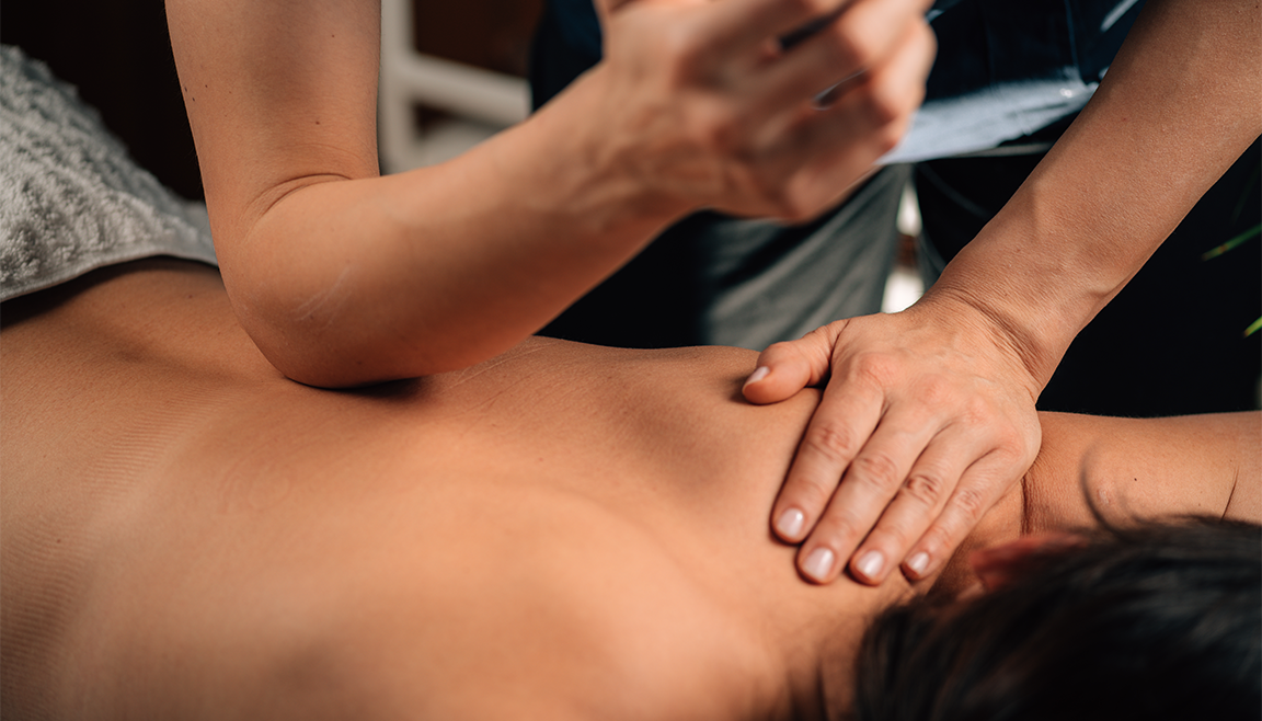 Chiropractor Tips: The Health Benefits of Deep Tissue Massage for Muscle Pain